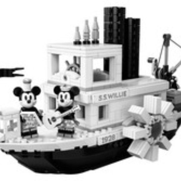 LEGO Ideas Disney Minnie & Mickey Mouse Steamboat Willie 21317 - Picture 6 of 7